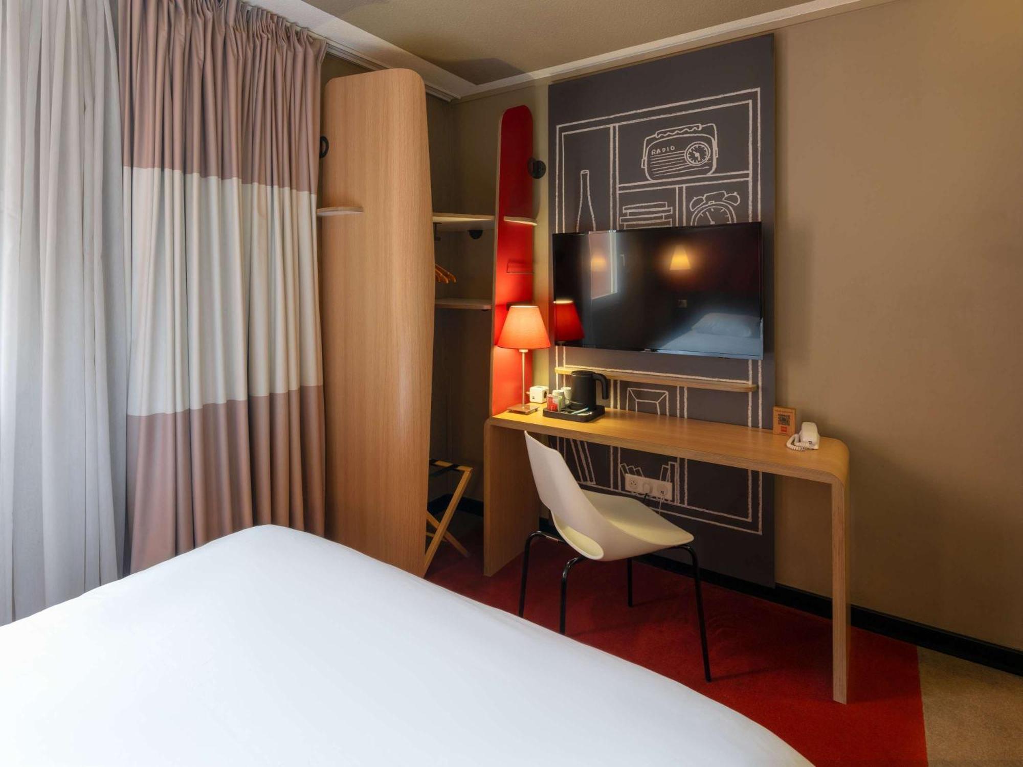 ไอบิส เอแปร์แน ซองทร์ วีล Hotel เอแปร์เน ภายนอก รูปภาพ