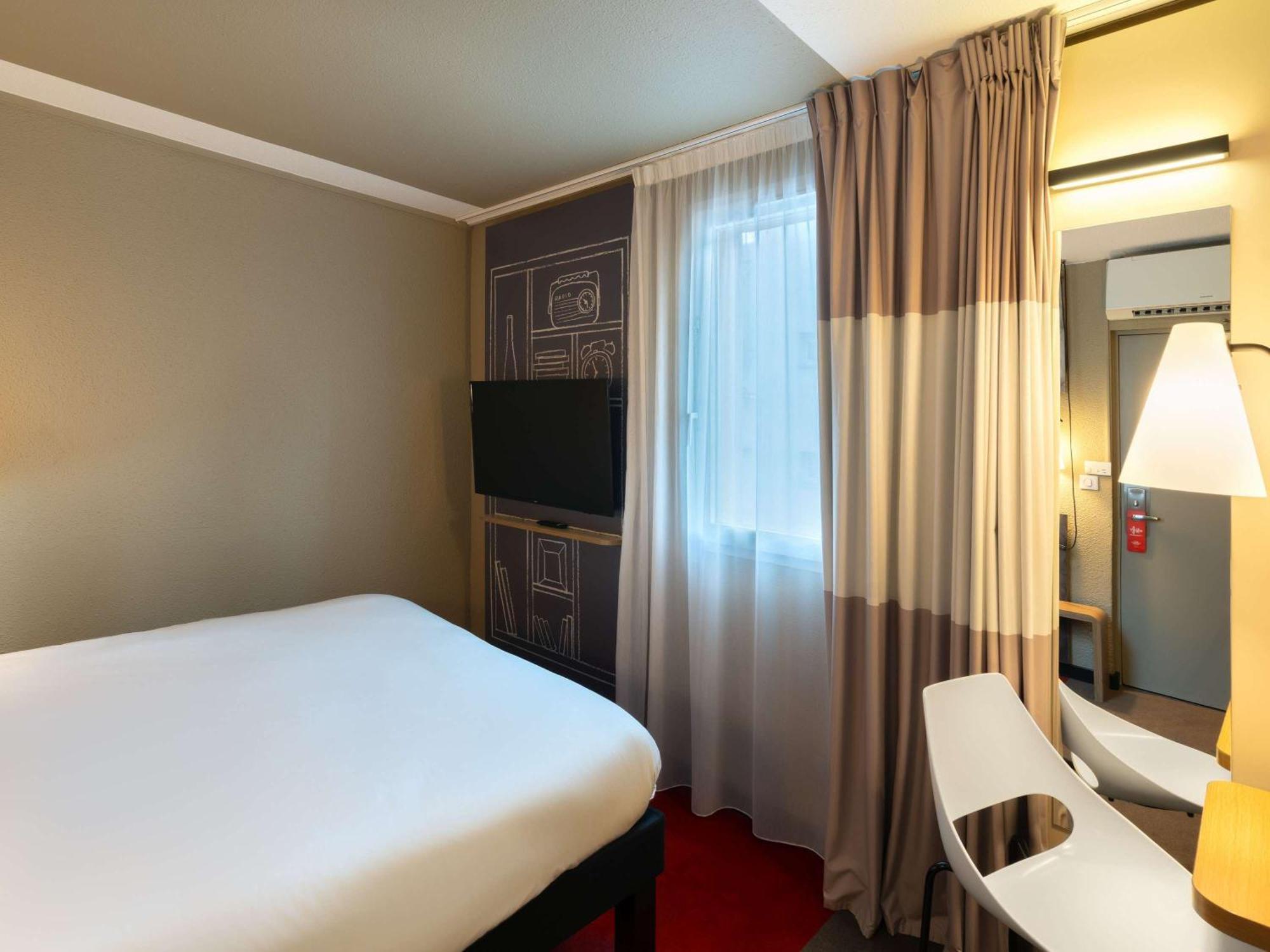 ไอบิส เอแปร์แน ซองทร์ วีล Hotel เอแปร์เน ภายนอก รูปภาพ