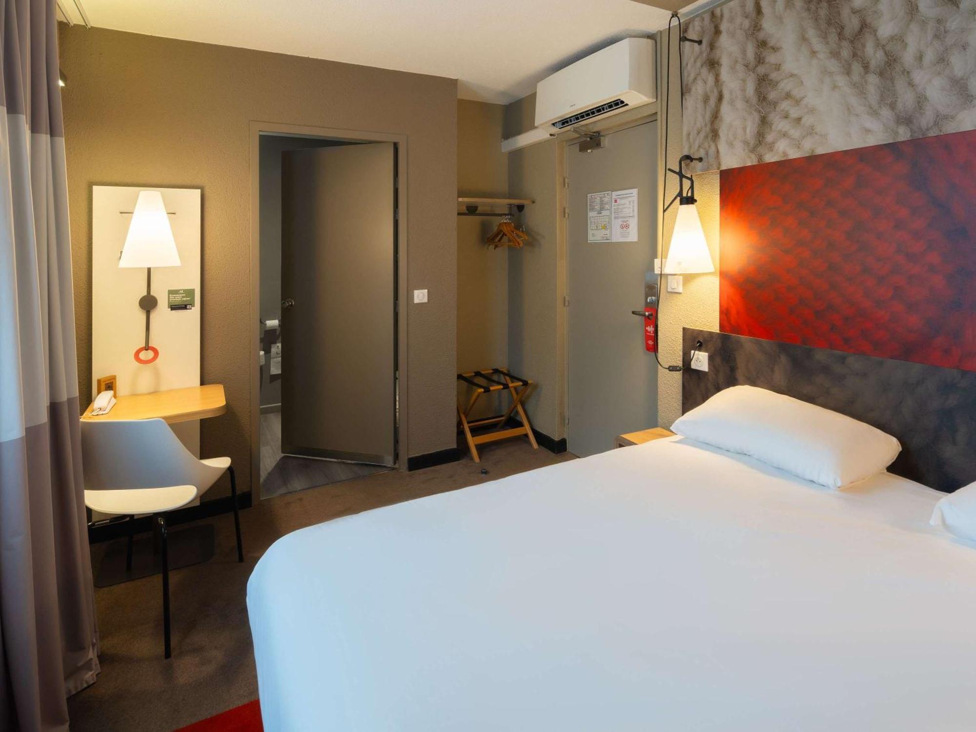 ไอบิส เอแปร์แน ซองทร์ วีล Hotel เอแปร์เน ภายนอก รูปภาพ