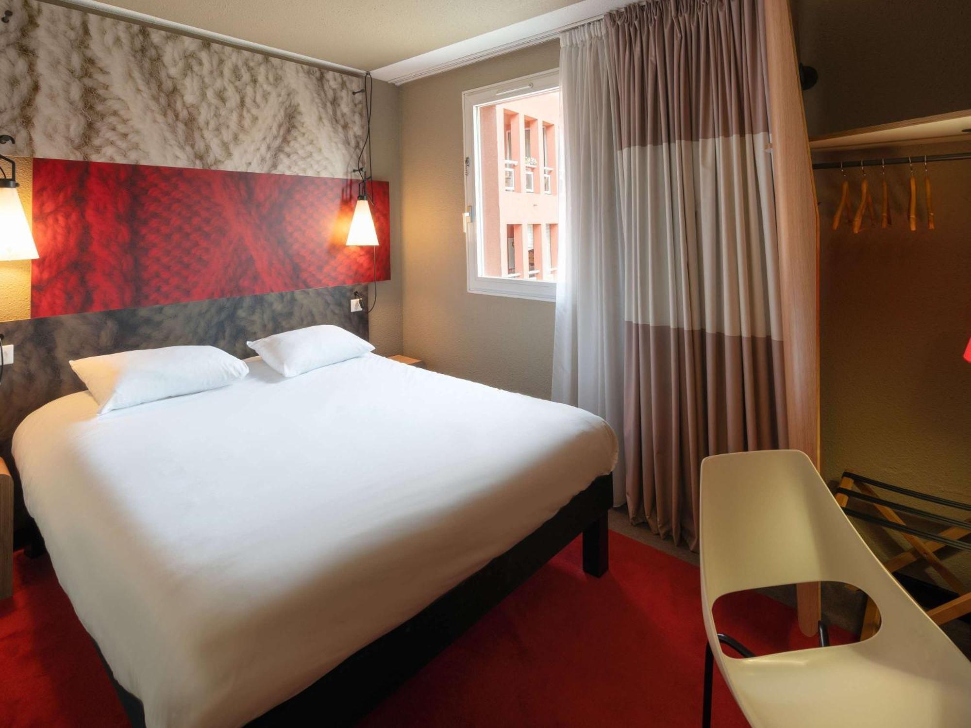 ไอบิส เอแปร์แน ซองทร์ วีล Hotel เอแปร์เน ภายนอก รูปภาพ