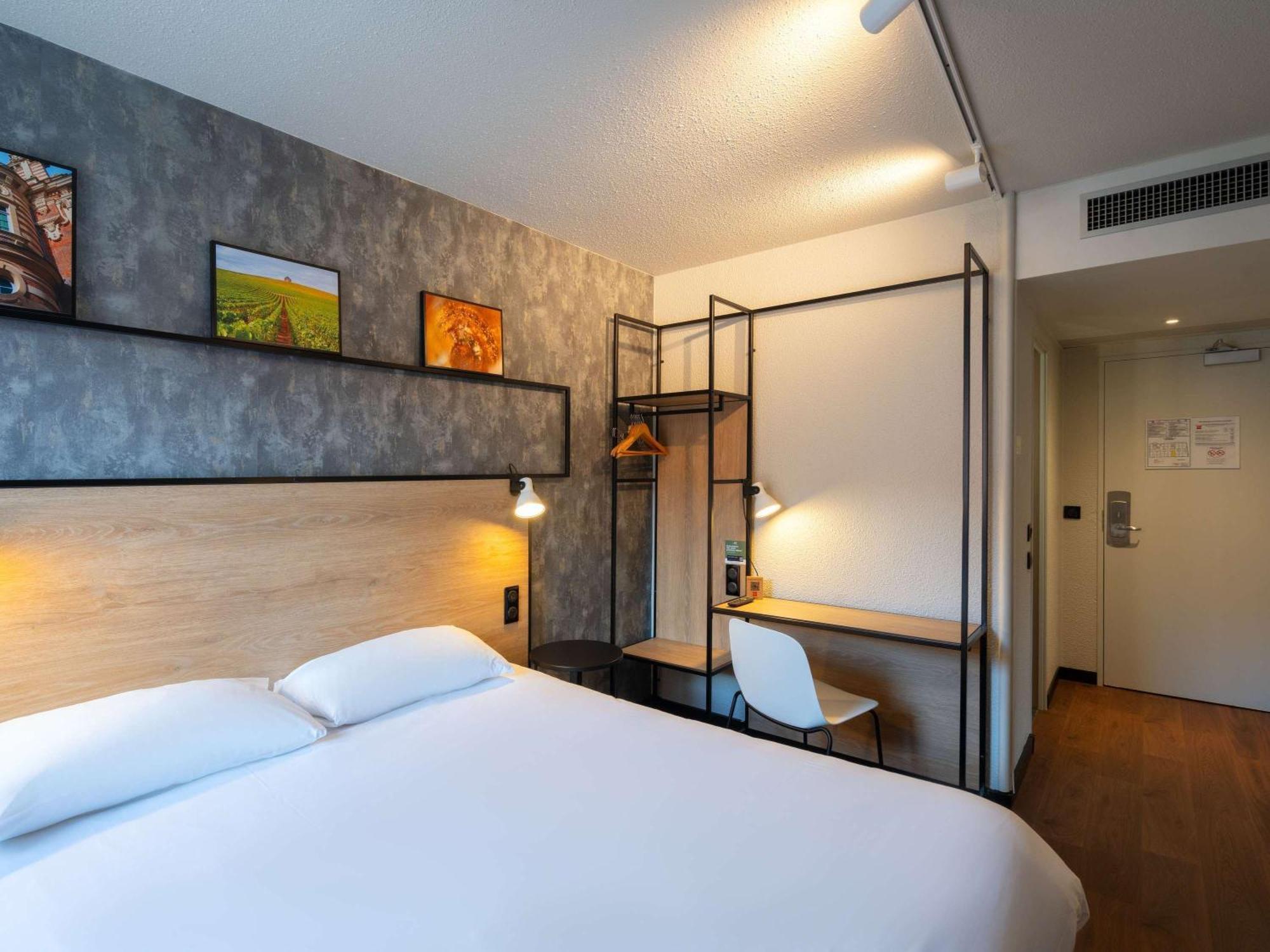 ไอบิส เอแปร์แน ซองทร์ วีล Hotel เอแปร์เน ภายนอก รูปภาพ