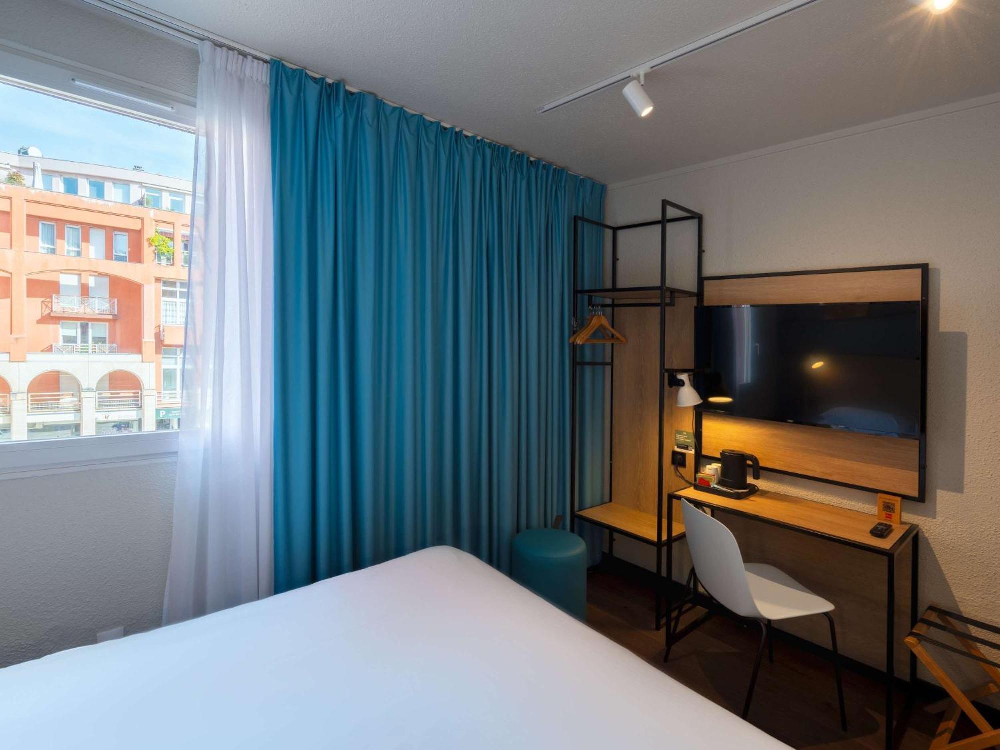 ไอบิส เอแปร์แน ซองทร์ วีล Hotel เอแปร์เน ภายนอก รูปภาพ